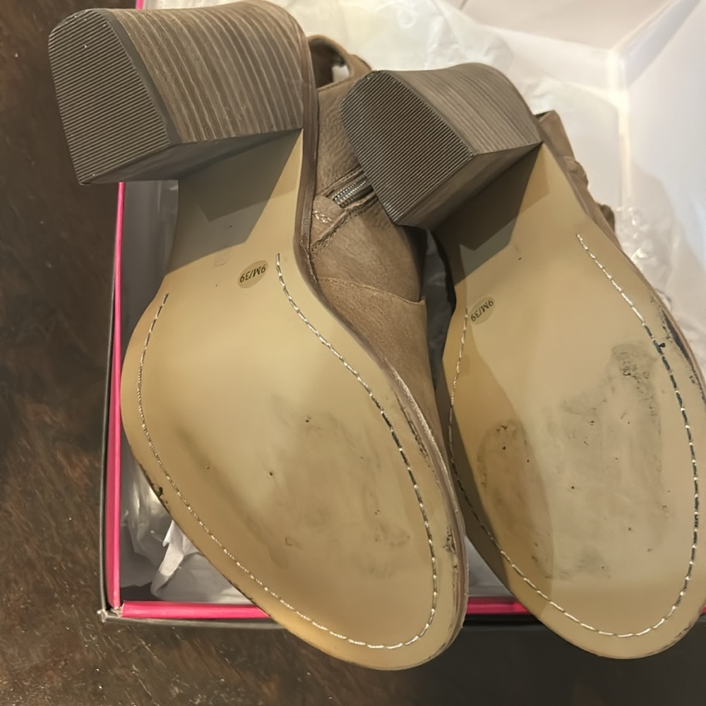 Vince Caumto open toe ankle booties - Picture 4 of 7
